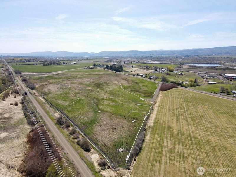 2 Dry Creek Road