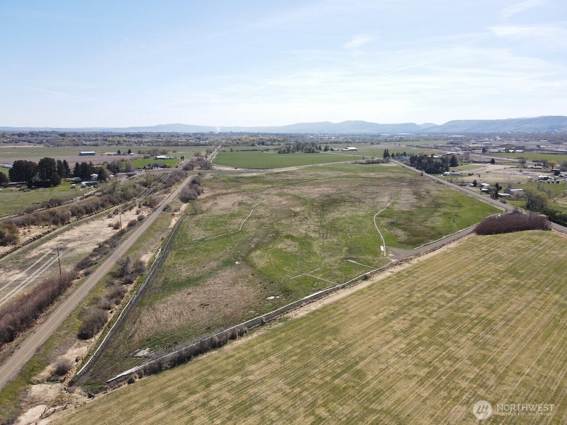 2 Dry Creek Road