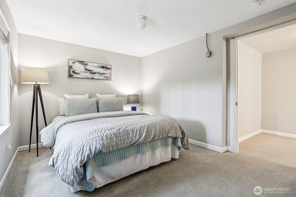 listing image 9369745839880336639