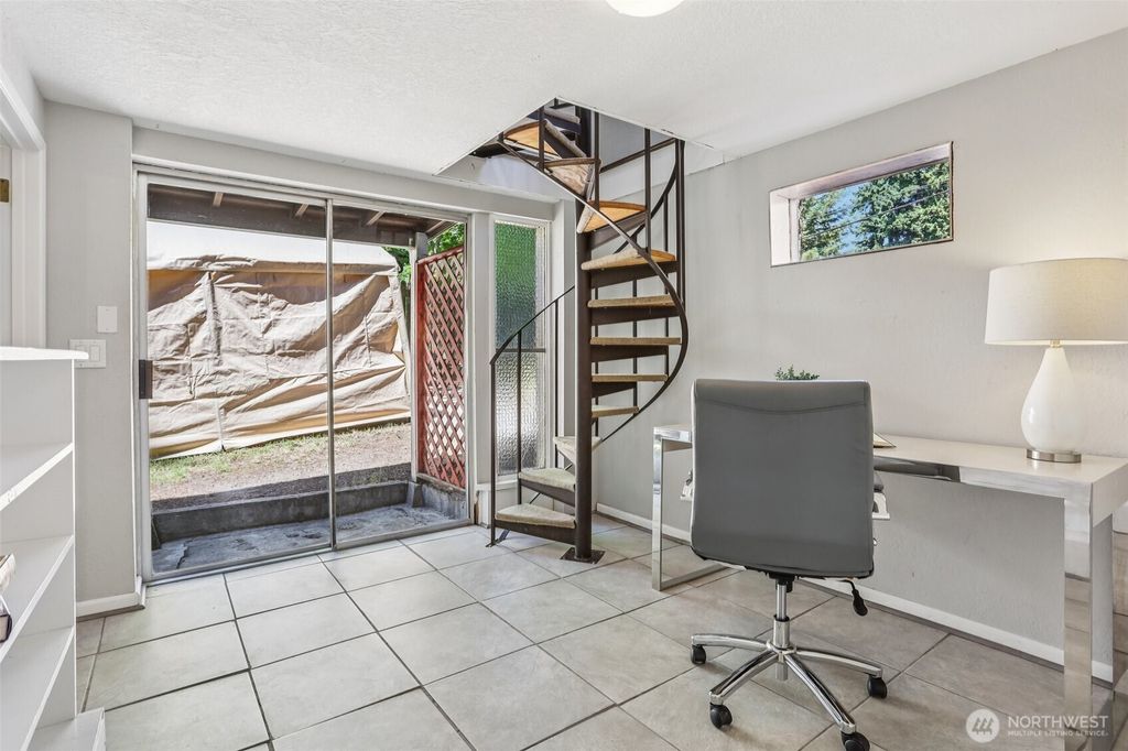 listing image 9361865607324994182