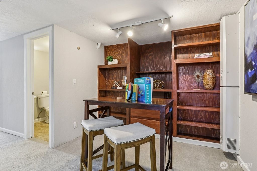 listing image 9364647844357861239