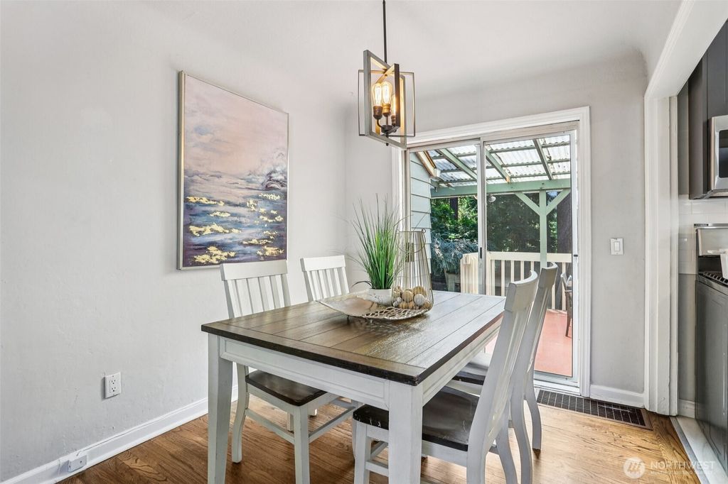 listing image 9363472601606914480
