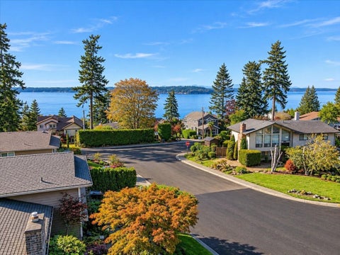 Photo of 915 S 261st Place, Des Moines, WA 98198 (MLS # 2594599)