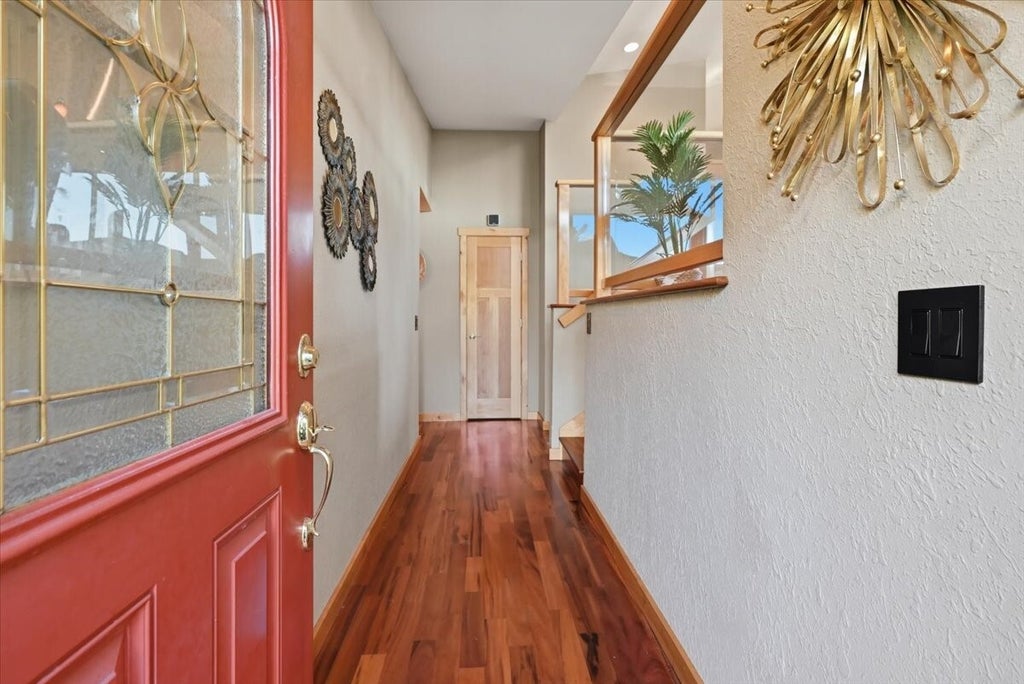 Photo of 915 S 261st Place, Des Moines, WA 98198 (MLS # 2594599)