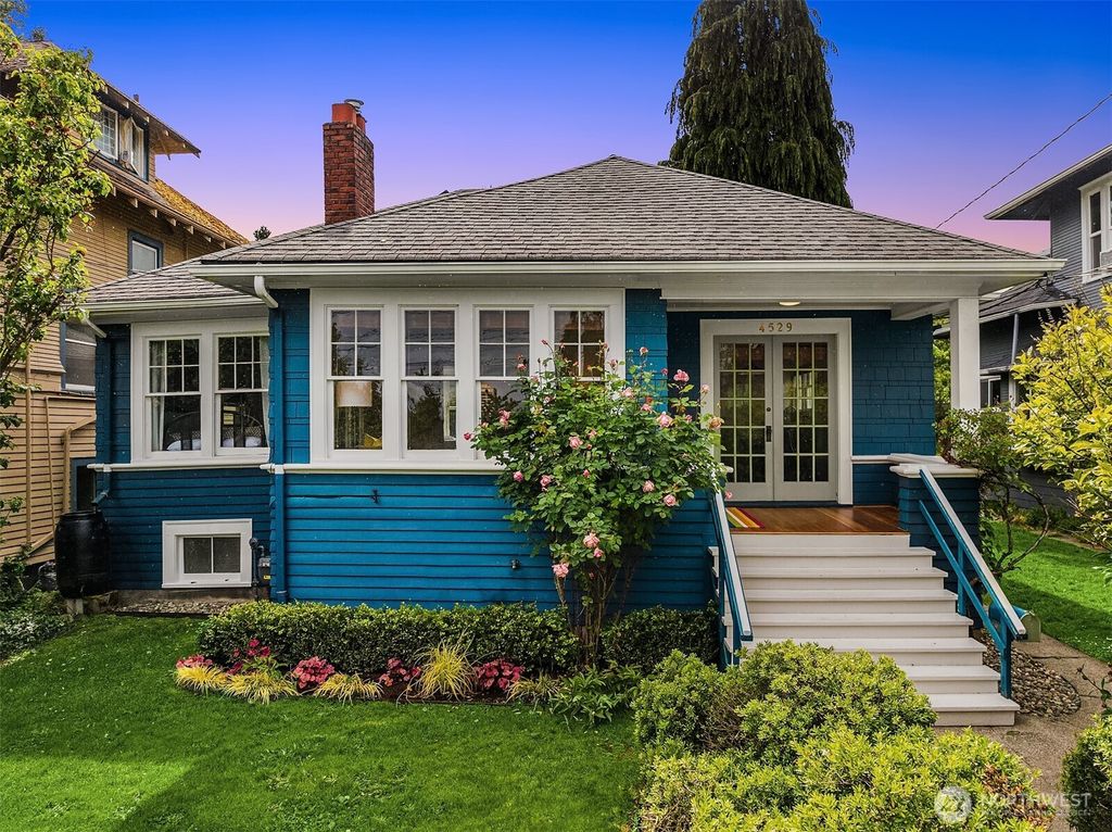 Photo of 4529 Eastern Avenue N, Seattle, WA 98103 (MLS # 2378480)