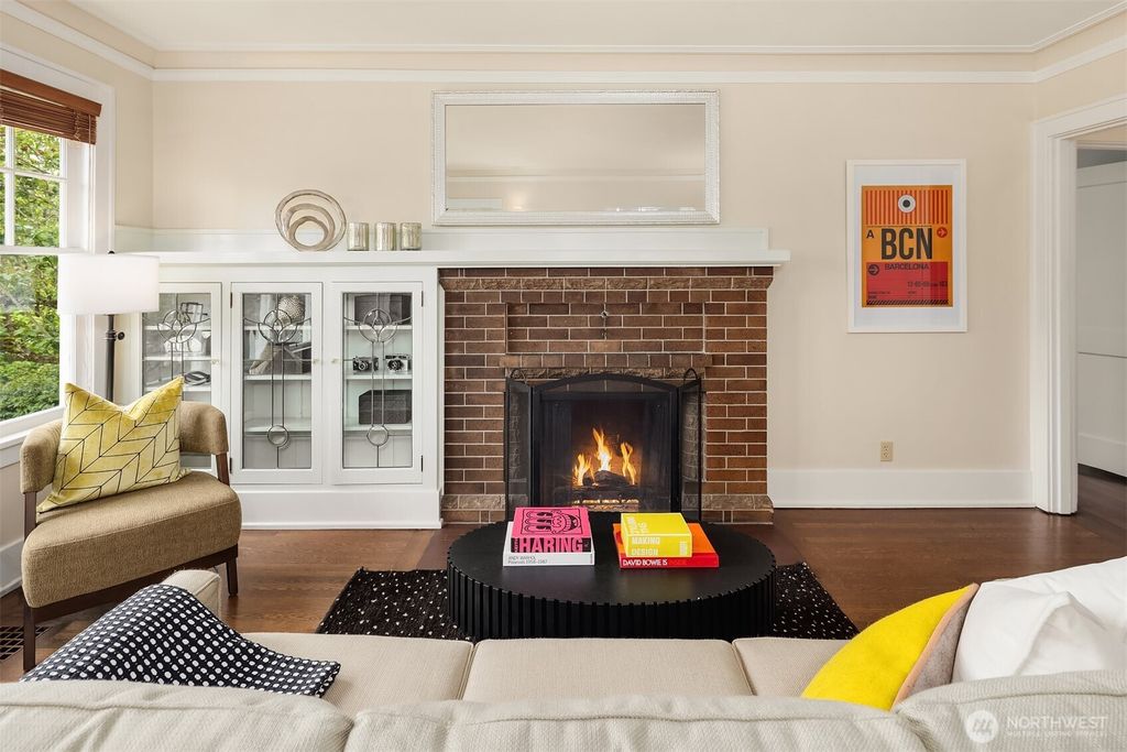 Photo of 4529 Eastern Avenue N, Seattle, WA 98103 (MLS # 2378480)
