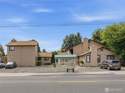 Photo of 1321 Maple St ST #A, Wenatchee, WA 98801 (MLS # 2573881)
