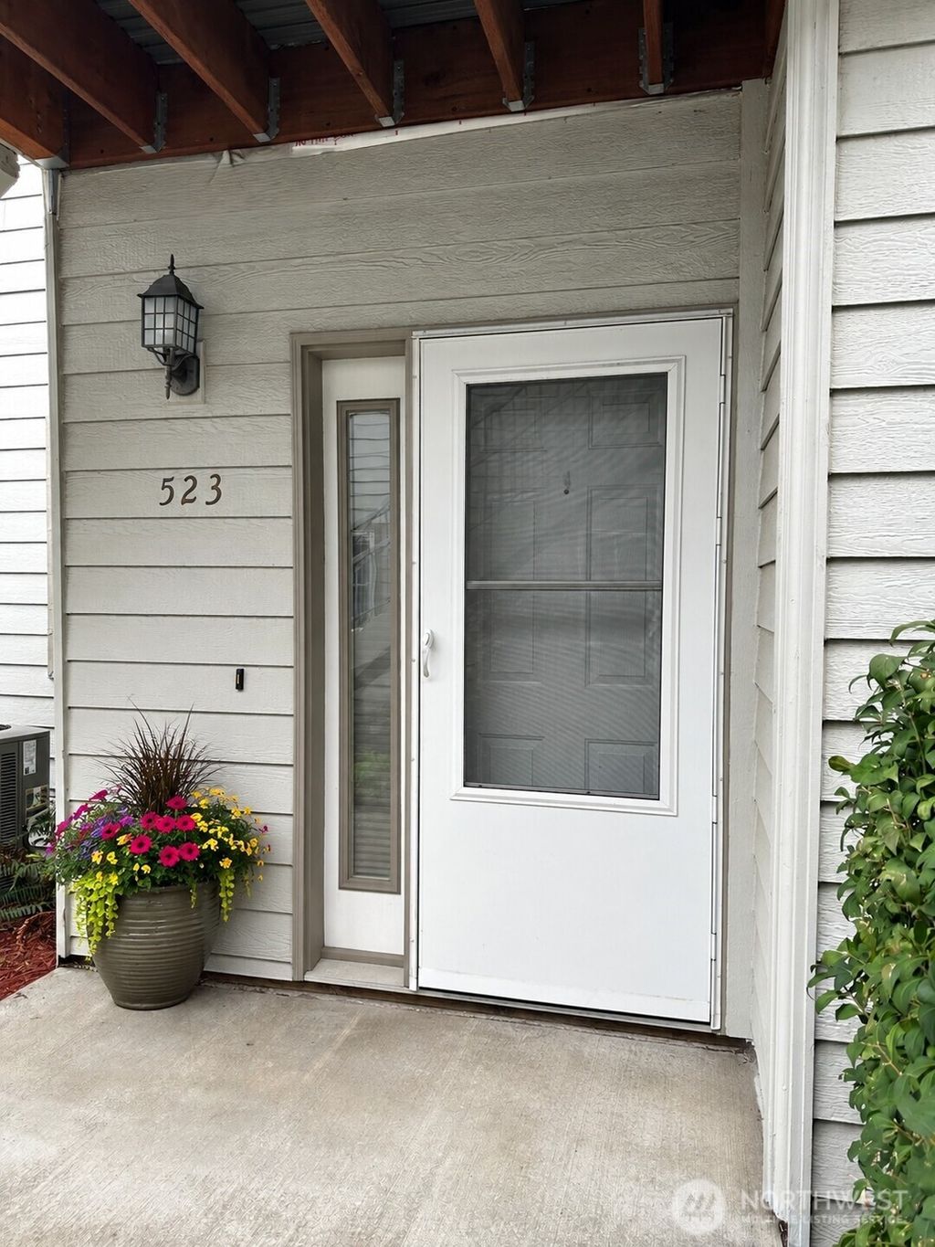 Photo of 523 W Kellogg Road, Bellingham, WA 98226 (MLS # 2554554)