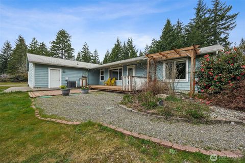 Photo of 10 E Mooreview Lane E, Shelton, WA 98584 (MLS # 2496532)