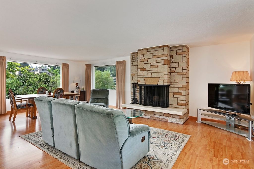 Photo of 432 72nd Street SE, Everett, WA 98203 (MLS # 2157773)