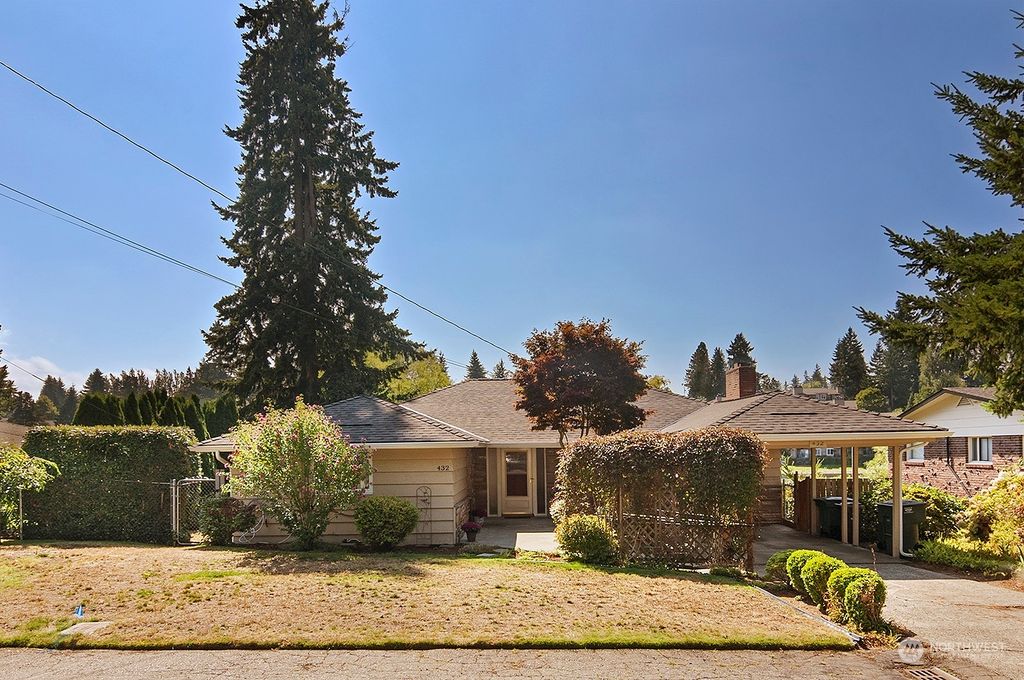 Photo of 432 72nd Street SE, Everett, WA 98203 (MLS # 2157773)