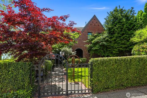 Photo of 2301 Rosemont Place W, Seattle, WA 98199 (MLS # 2559551)