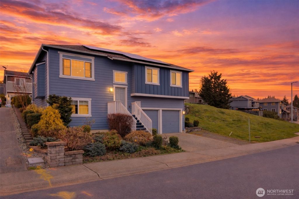 Photo of 1727 71st Avenue SE, Lake Stevens, WA 98258 (MLS # 2495452)