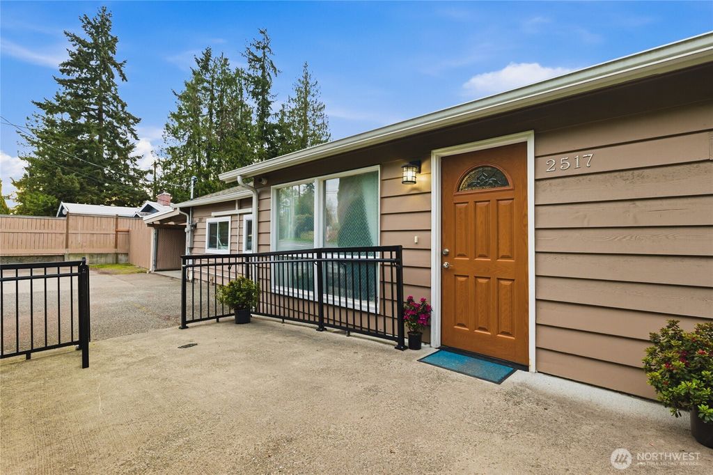 Photo of 2517 132nd Street SE, Everett, WA 98208 (MLS # 2510312)