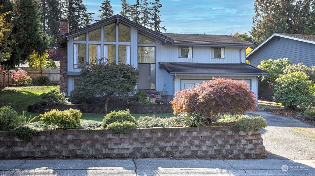 Photo of 15233 SE 175th Place, Renton, WA 98058 (MLS # 2304551)