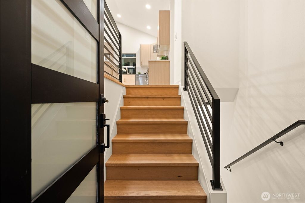 Photo of 16413 NE 105th Place, Redmond, WA 98052 (MLS # 2454728)