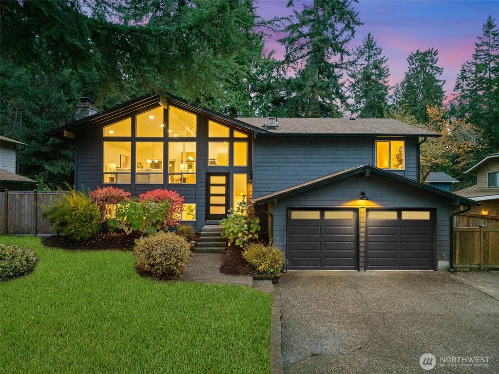 Photo of 16413 NE 105th Place, Redmond, WA 98052 (MLS # 2454728)