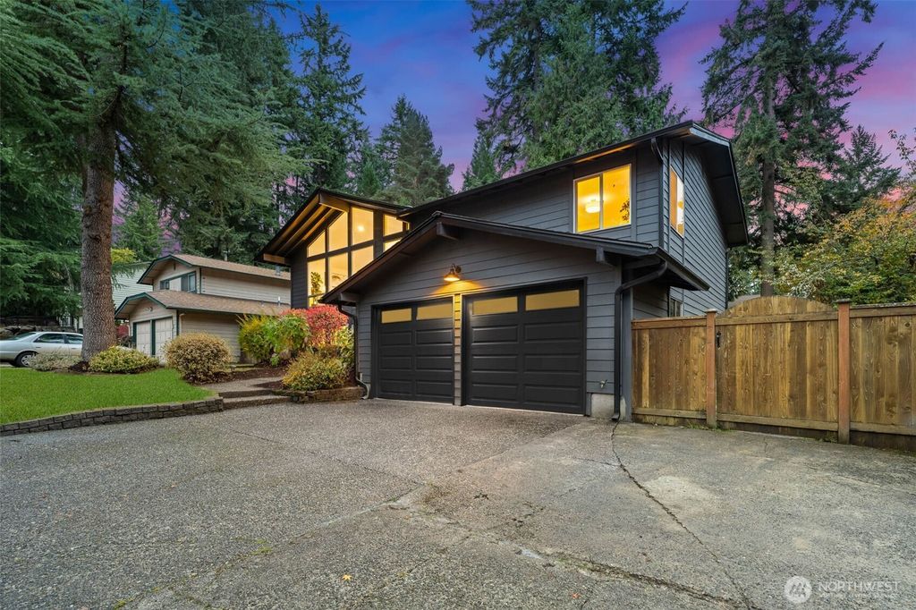 Photo of 16413 NE 105th Place, Redmond, WA 98052 (MLS # 2454728)