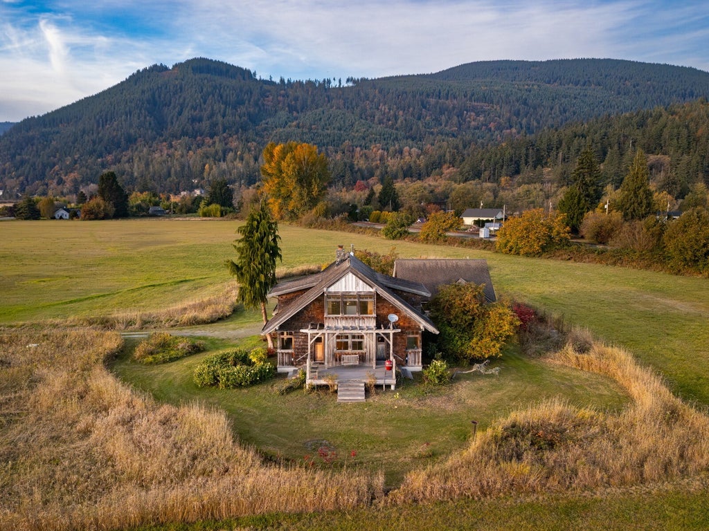 Photo of 3725 Chuckanut Drive, Bow, WA 98232 (MLS # 2599620)