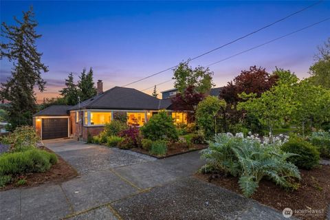 Photo of 3811 39th Avenue S, Seattle, WA 98118 (MLS # 2523752)
