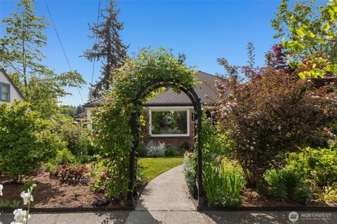 Photo of 3811 39th Avenue S, Seattle, WA 98118 (MLS # 2523752)