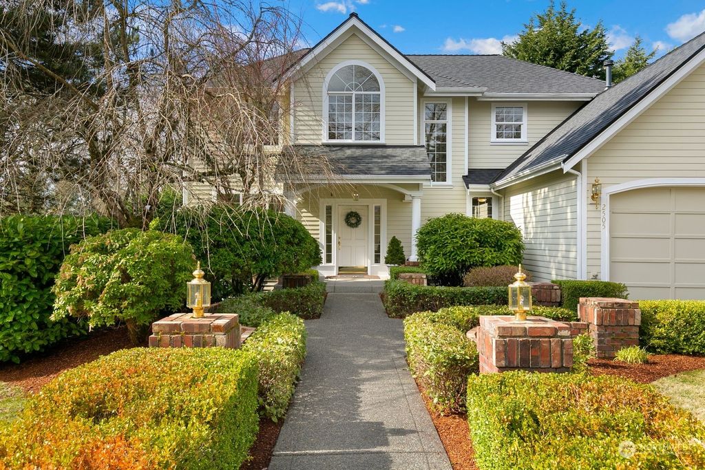 Photo of 2505 Monroe Court NE, Renton, WA 98056 (MLS # 2042692)