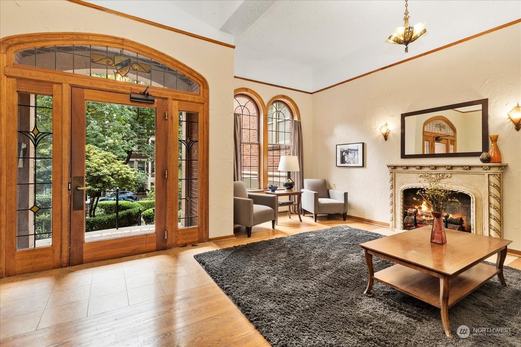Photo of 124 Warren Avenue #204, Seattle, WA 98109 (MLS # 2164045)