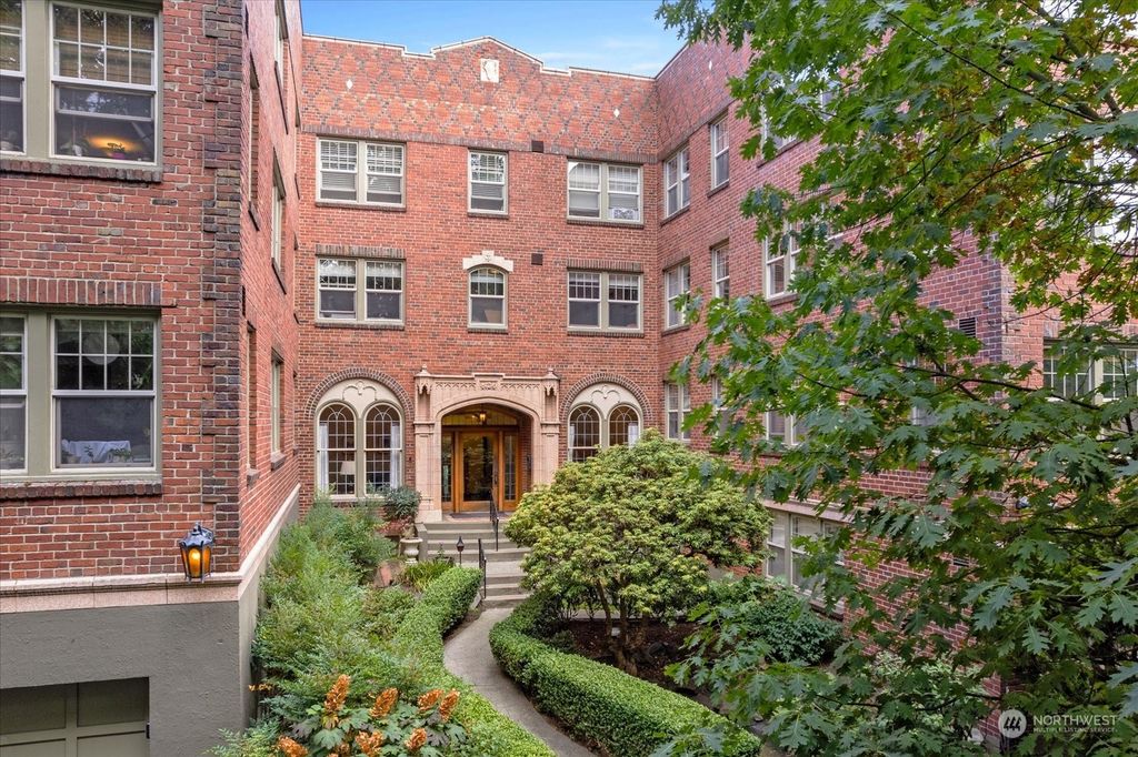Photo of 124 Warren Avenue #204, Seattle, WA 98109 (MLS # 2164045)