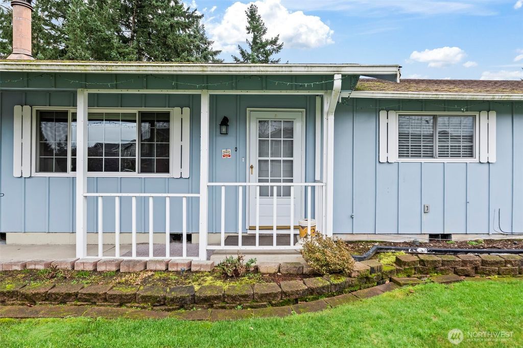 Photo of 15825 93rd Avenue E, Puyallup, WA 98375 (MLS # 2469603)