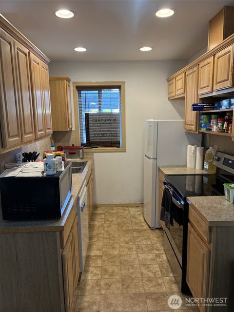 Photo of 12551 Springbrook Lane SW, Lakewood, WA 98499 (MLS # 2441629)