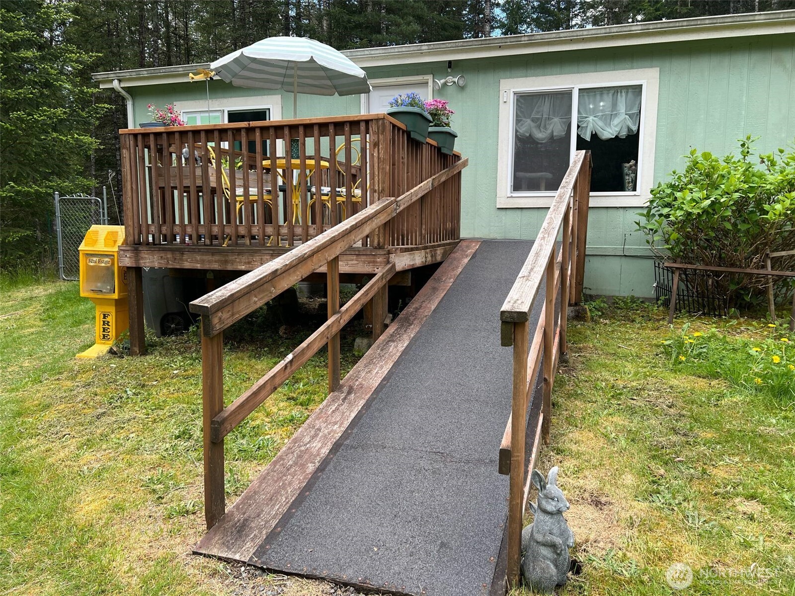 200 NE Tee Lake Pines Road
