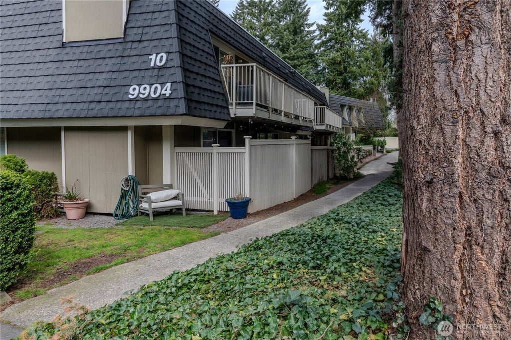 Photo of 9904 NE 124th Street #1005, Kirkland, WA 98034 (MLS # 2587511)