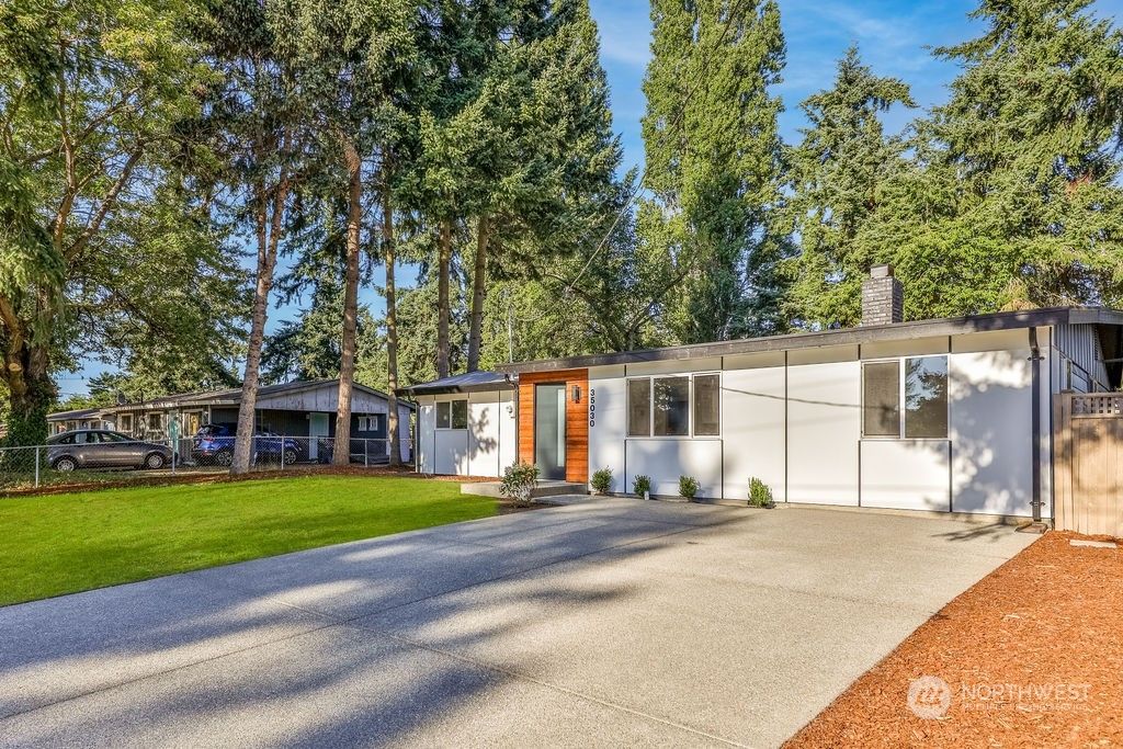 Photo of 35030 19th Avenue SW, Federal Way, WA 98023 (MLS # 2147025)