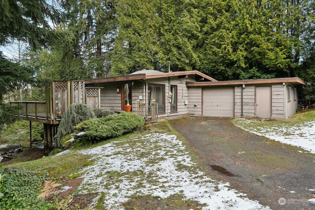 Photo of 14034 SE 37th Street, Bellevue, WA 98006 (MLS # 2328221)