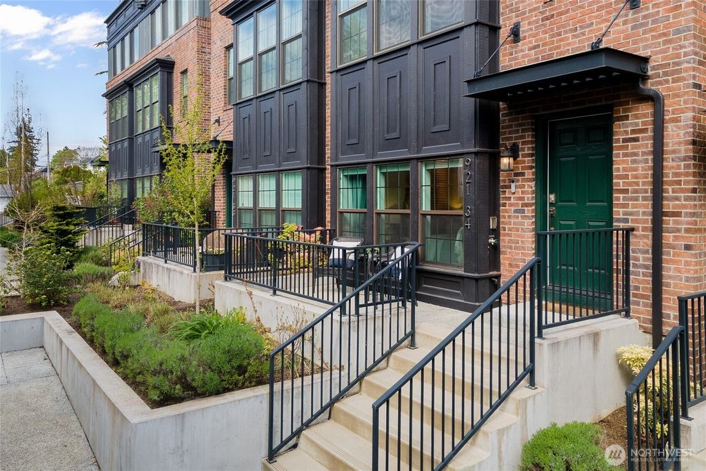 Photo of 921 W McGraw Street #34, Seattle, WA 98119 (MLS # 2363873)