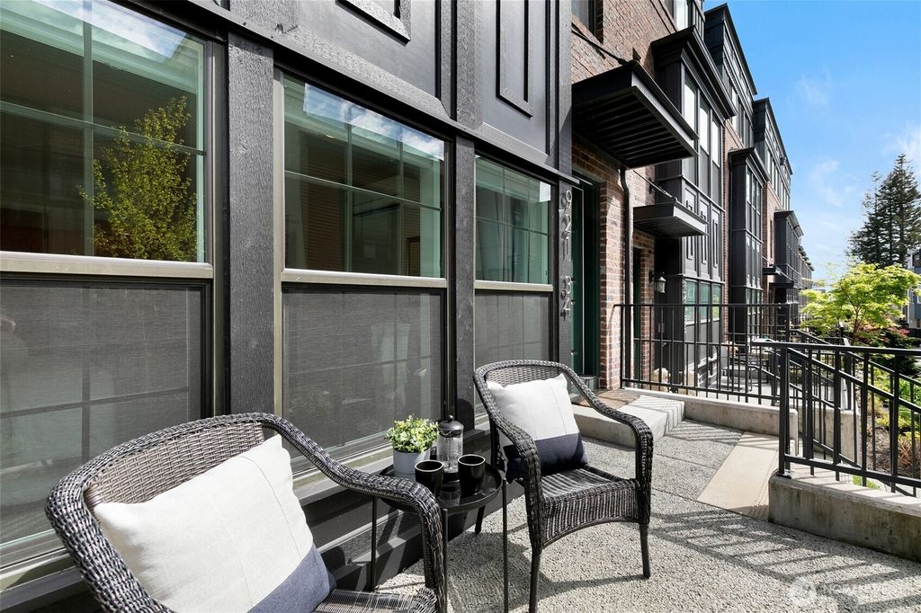 Photo of 921 W McGraw Street #34, Seattle, WA 98119 (MLS # 2363873)