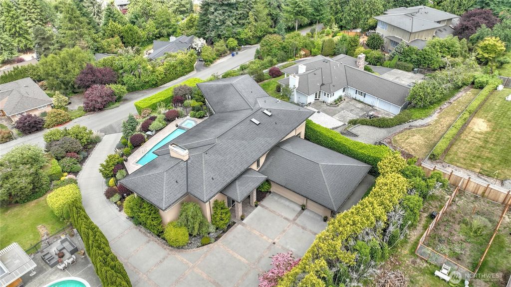 Photo of 14857 SE 50th Street, Bellevue, WA 98006 (MLS # 2392900)