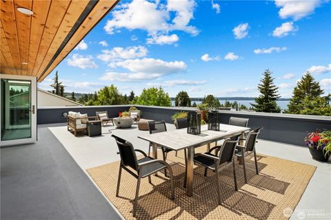 Photo of 6304 Lakeview Drive, Kirkland, WA 98033 (MLS # 2427408)
