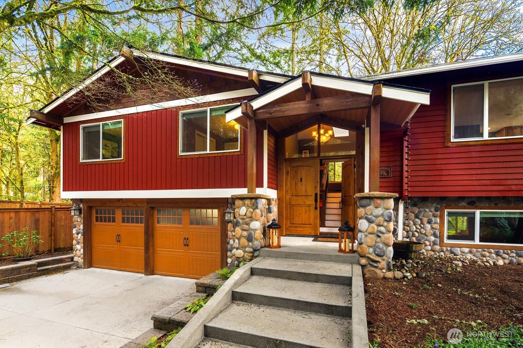 Photo of 16522 SE 43rd Street, Bellevue, WA 98006 (MLS # 2371531)