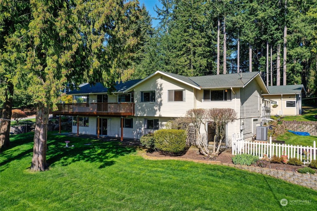 Photo of 17329 17th Avenue W, Lynnwood, WA 98037 (MLS # 2060856)