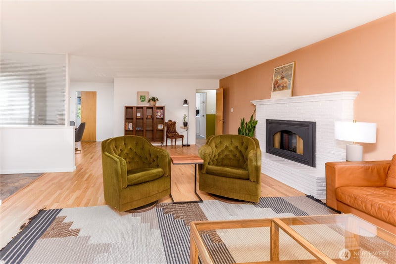 126 W 6th Street