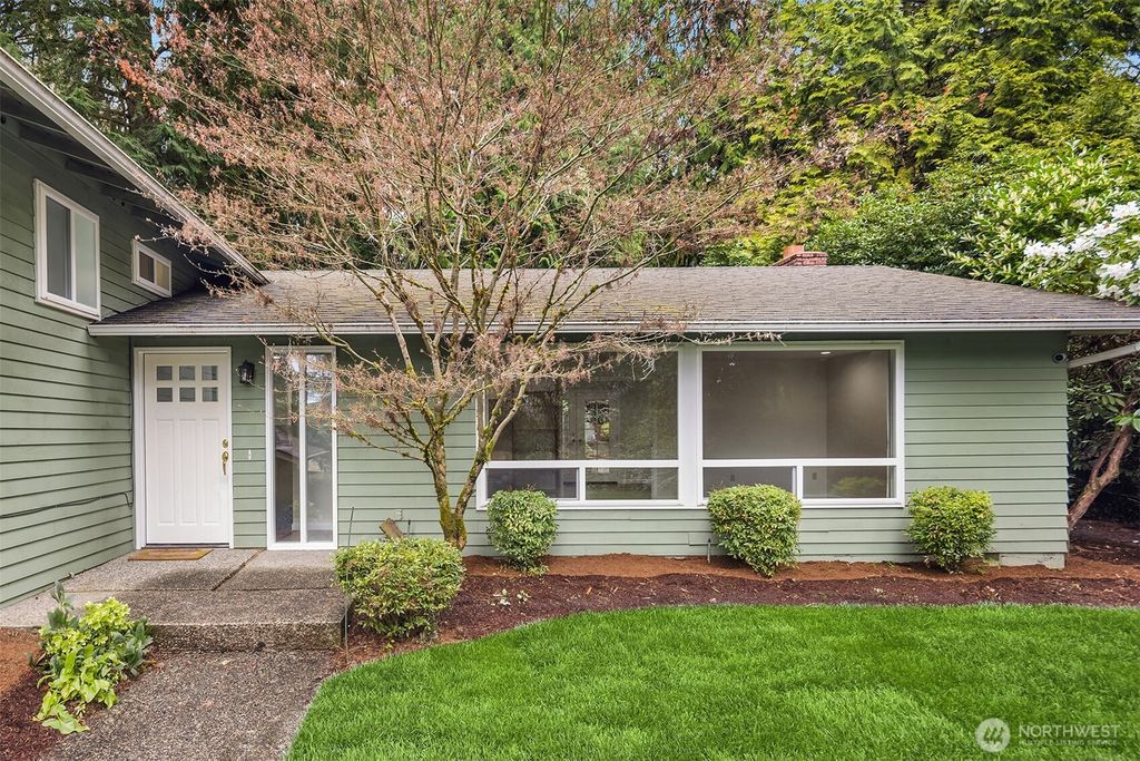 Photo of 2711 101st Place NE, Bellevue, WA 98004 (MLS # 2508076)
