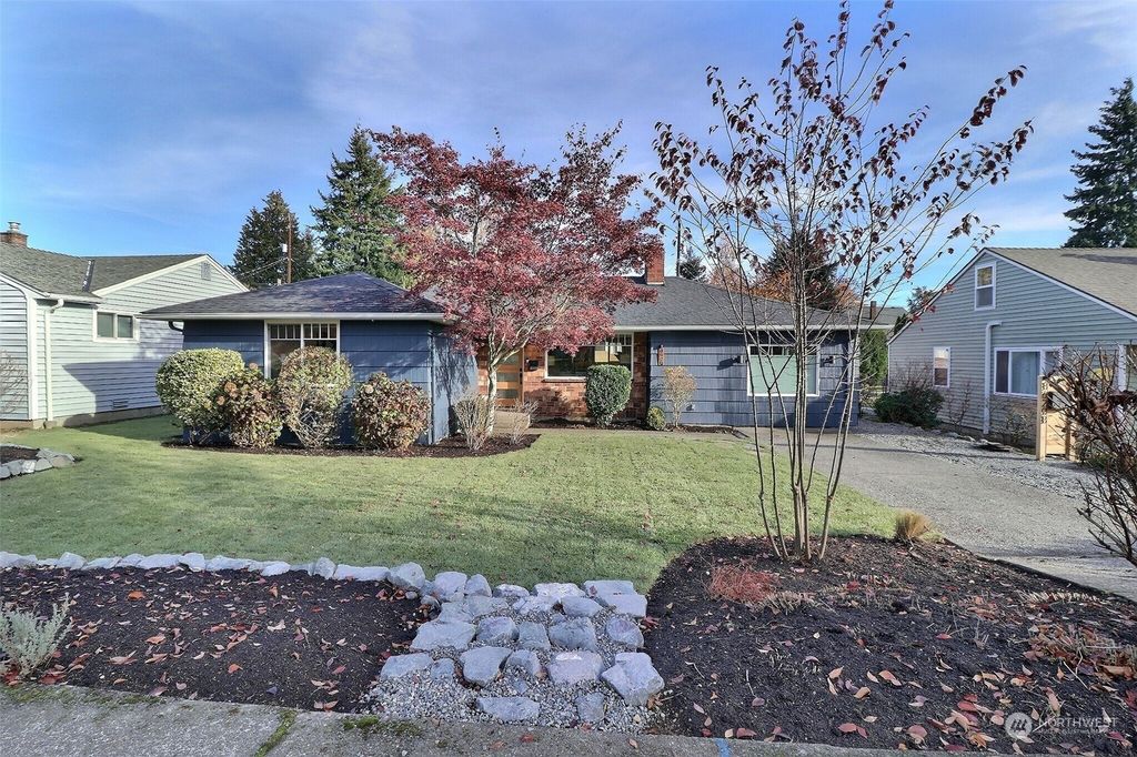 Photo of 8620 31st Avenue SW #A, Seattle, WA 98126 (MLS # 2019269)