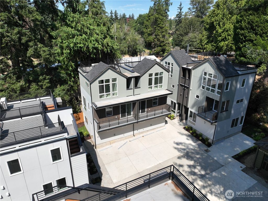 Photo of 10746 Interlake Avenue N, Seattle, WA 98133 (MLS # 2471363)