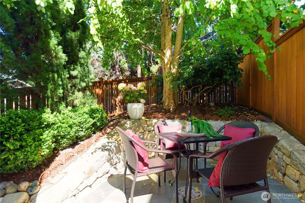 Photo of 6716 California Avenue SW #D, Seattle, WA 98136 (MLS # 2412750)