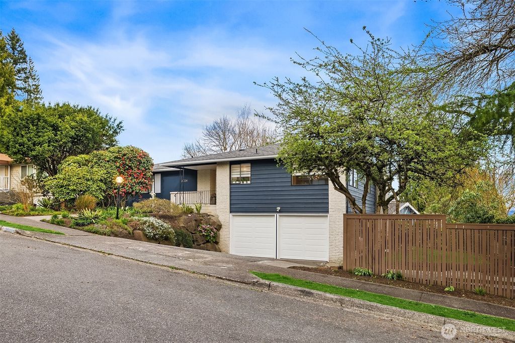 Photo of 20034 106th Avenue NE, Bothell, WA 98011 (MLS # 2331305)