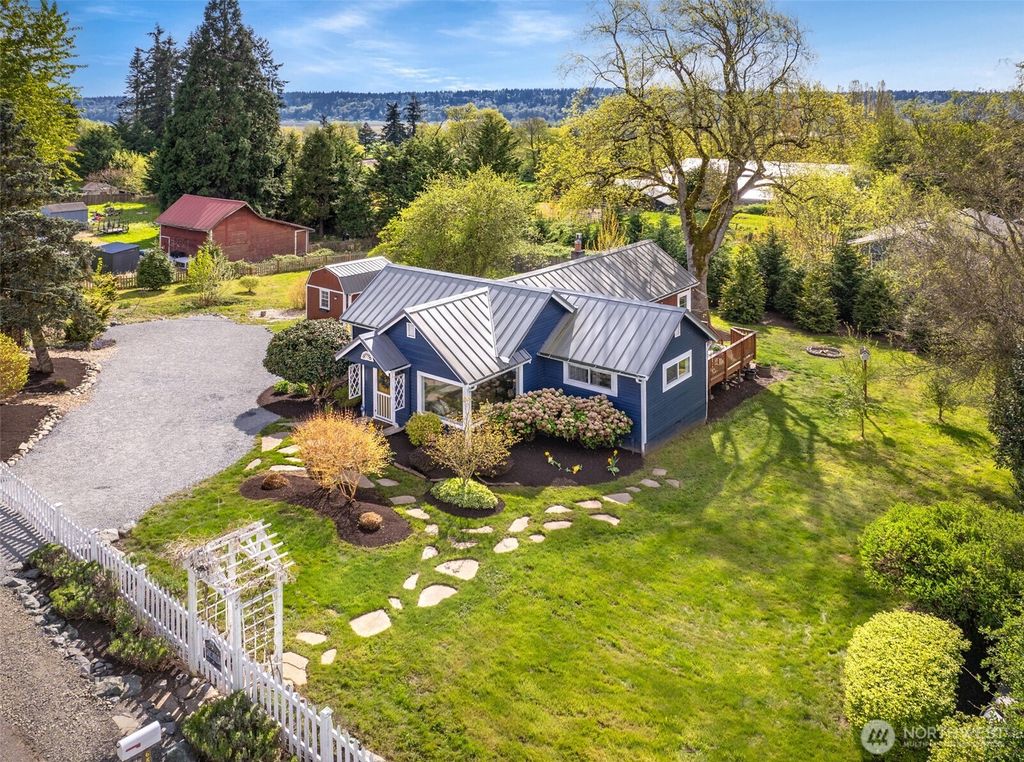 Photo of 6832 61st Avenue SE, Snohomish, WA 98290 (MLS # 2509635)