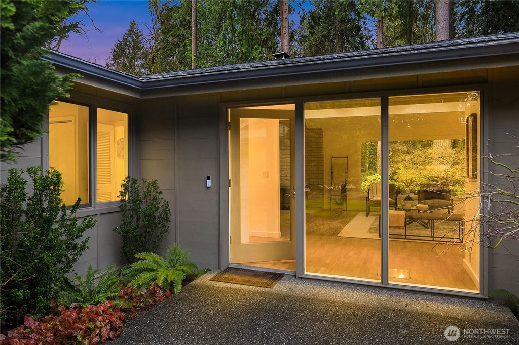 Photo of 8641 SE 63rd Street, Mercer Island, WA 98040 (MLS # 2349780)