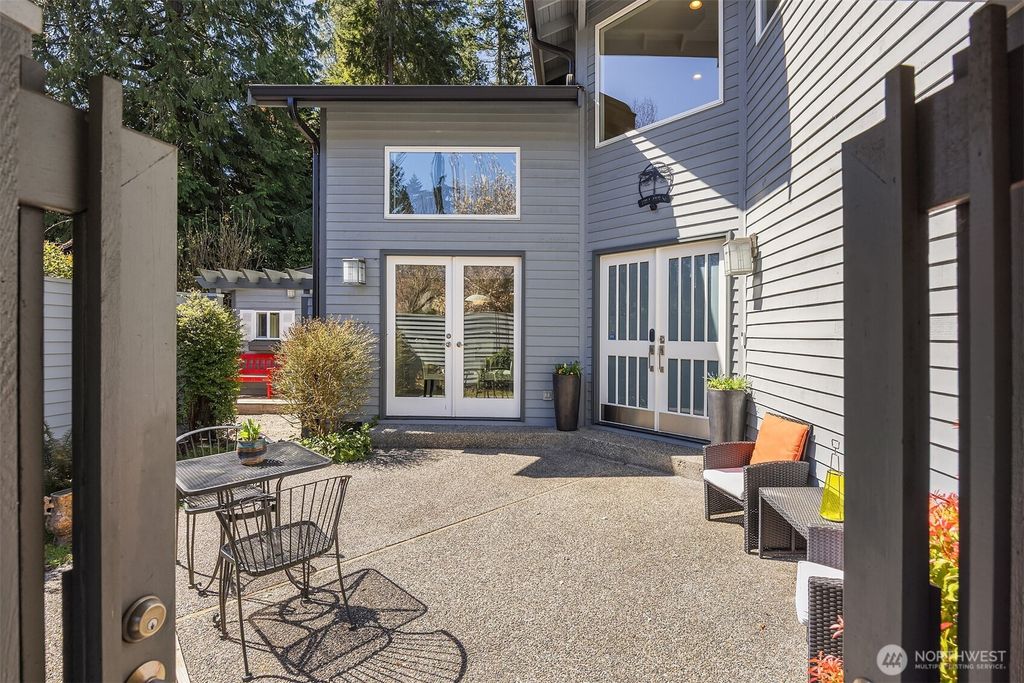 Photo of 16309 110th Avenue NE, Bothell, WA 98011 (MLS # 2482833)