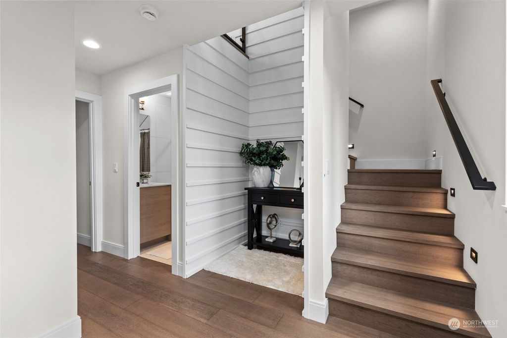 Photo of 147 NE 62nd Street, Seattle, WA 98115 (MLS # 2197588)